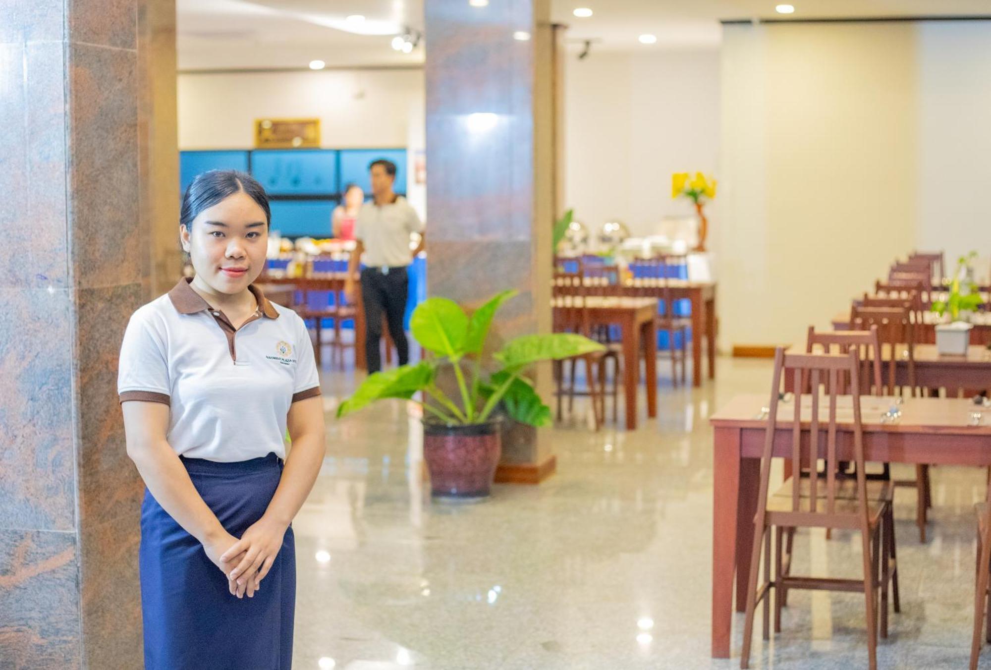 Sisombat Plaza Hotel Vang Vieng Esterno foto